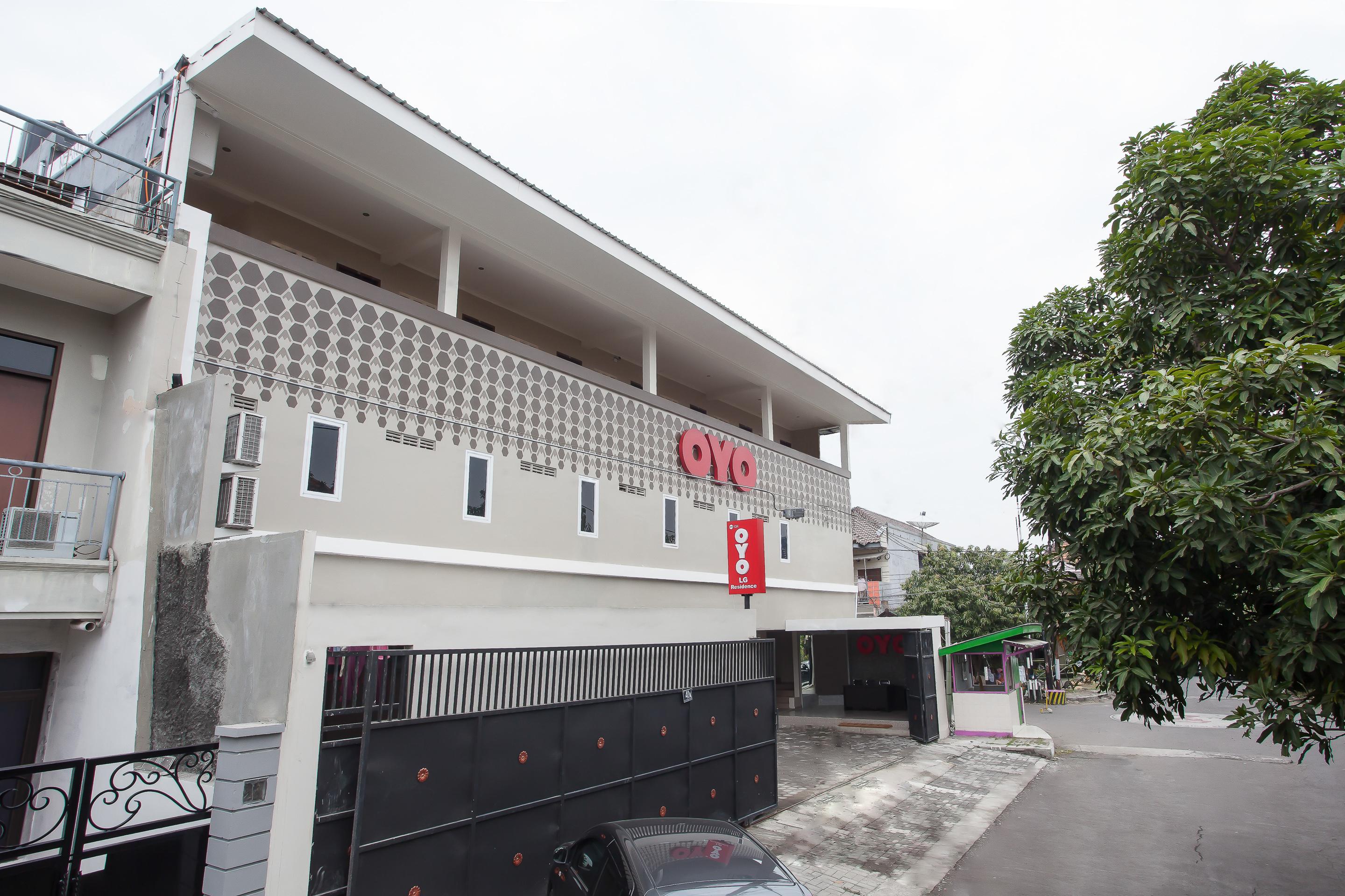 Super Oyo Capital O 134 Lg Residence Surabaya Exteriör bild