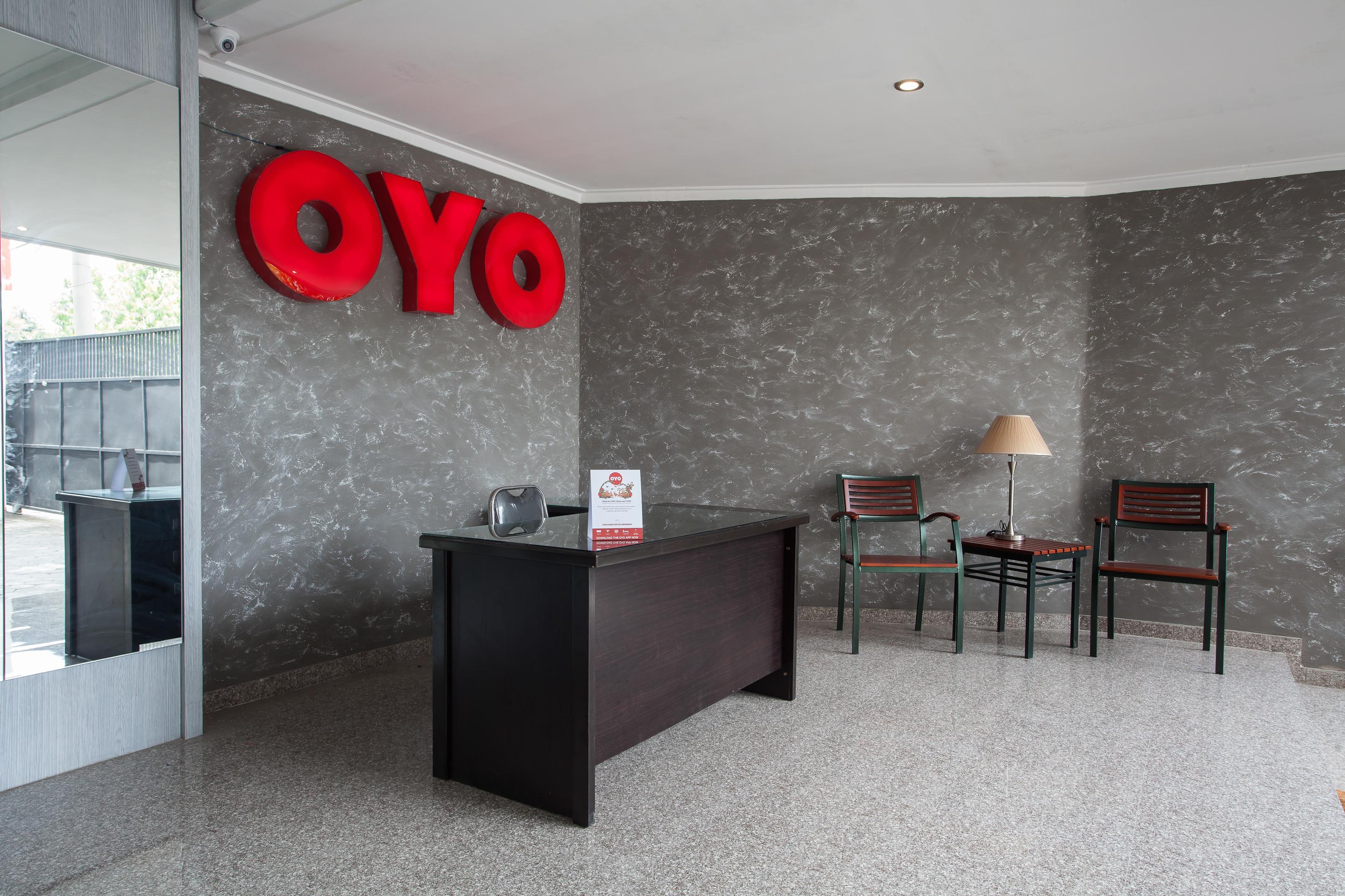 Super Oyo Capital O 134 Lg Residence Surabaya Exteriör bild