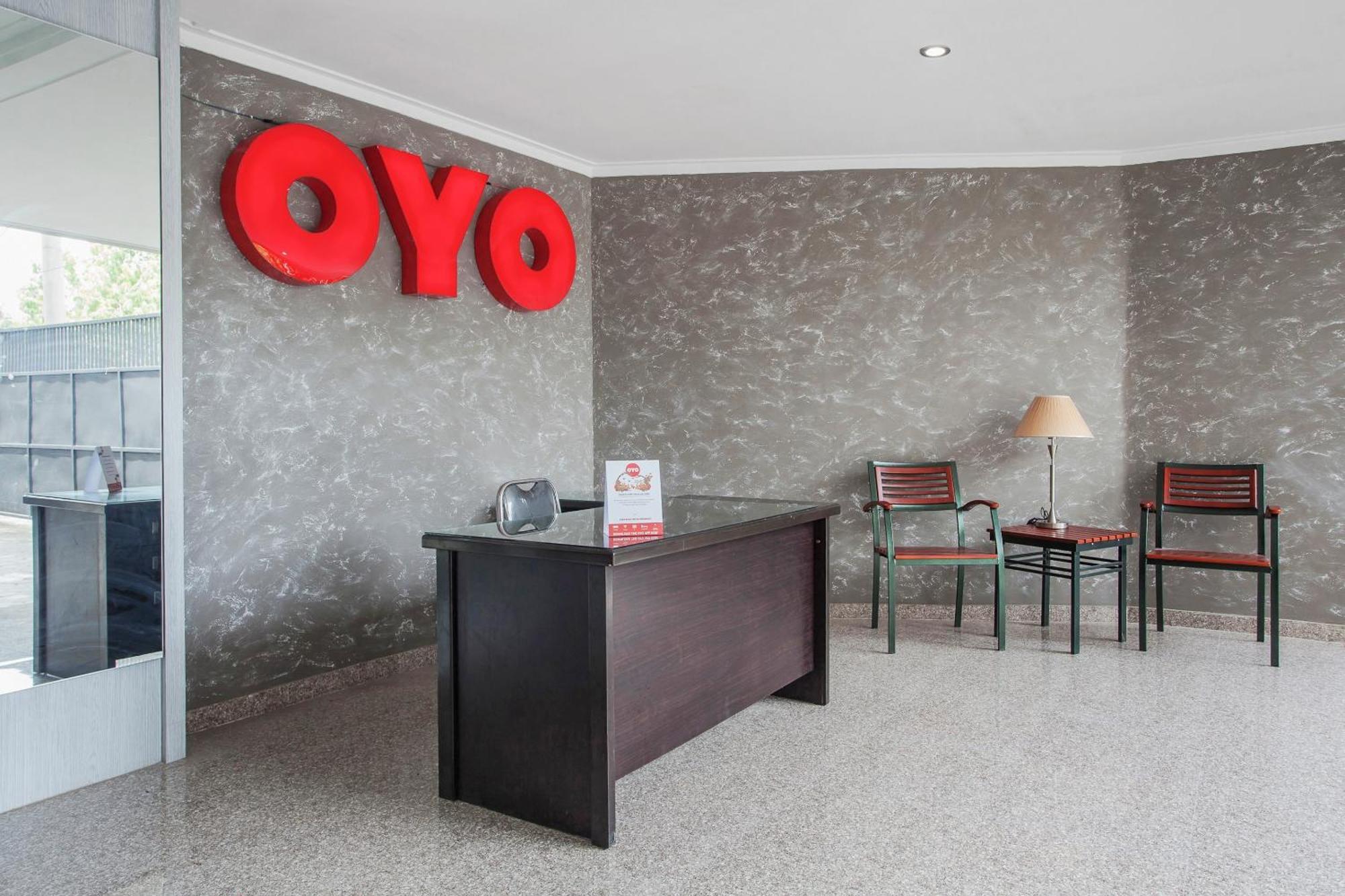 Super Oyo Capital O 134 Lg Residence Surabaya Exteriör bild